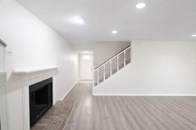 Foto del edificio - 14555 Wunderlich Dr
