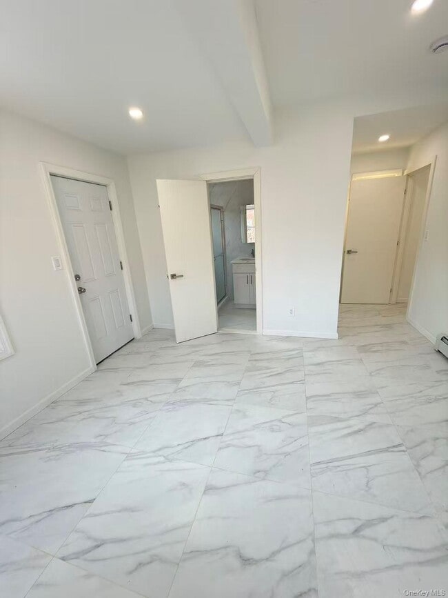 Foto del edificio - 41-46 Hampton St