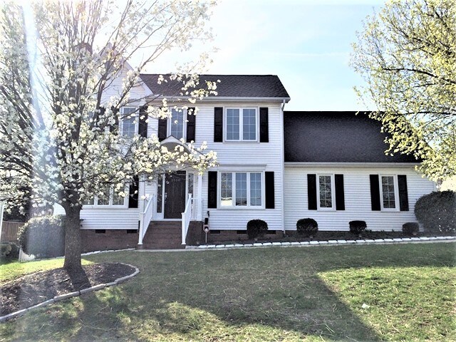 Foto principal - 2500 Adams Farm Pkwy