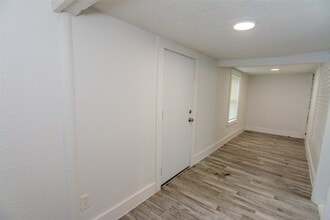 Building Photo - 3307 Broadway St