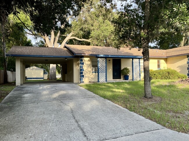 Building Photo - 705 Bayou Ave