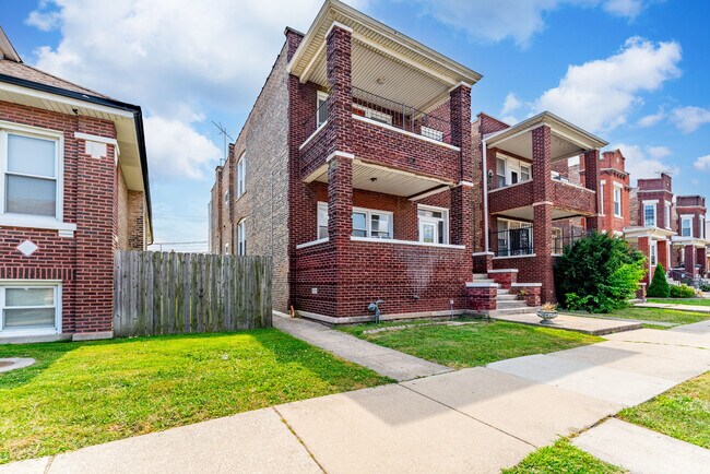 Building Photo - 4831 W 24th Pl