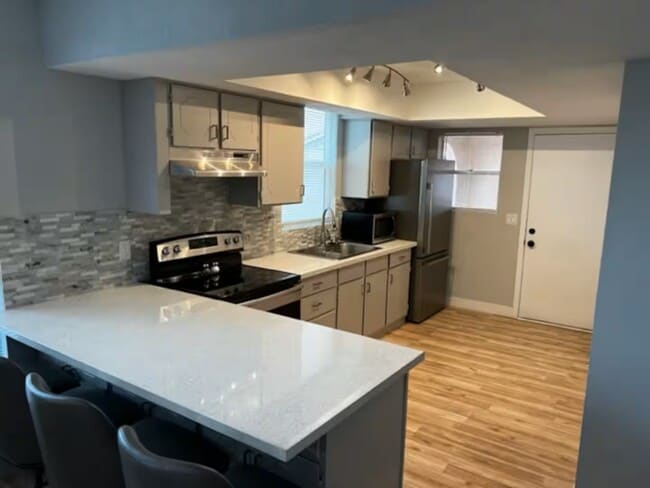 Kitchen - 3393 Kearsage Dr