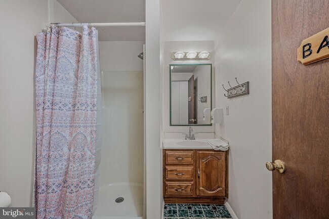 Foto del edificio - 184 Wilkes St