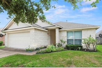 Building Photo - 912 Whitewing Ln