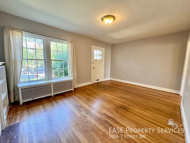 Foto del edificio - 3804 T St NW
