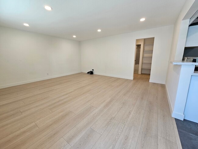 Building Photo - 7757 Hellman Ave