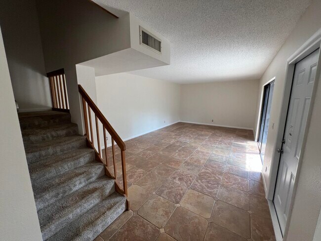 Building Photo - 3216 Spanish Wells Dr