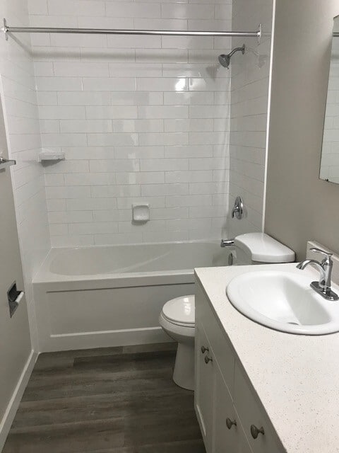 Building Photo - Hillcrest Manor