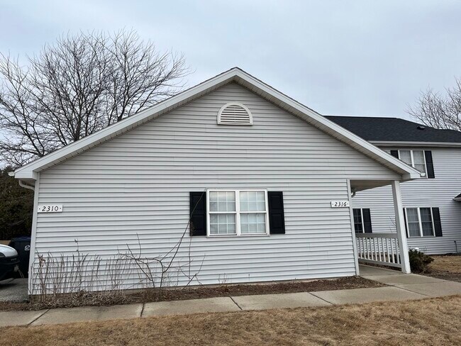 Foto del edificio - 2316 Valley Rd