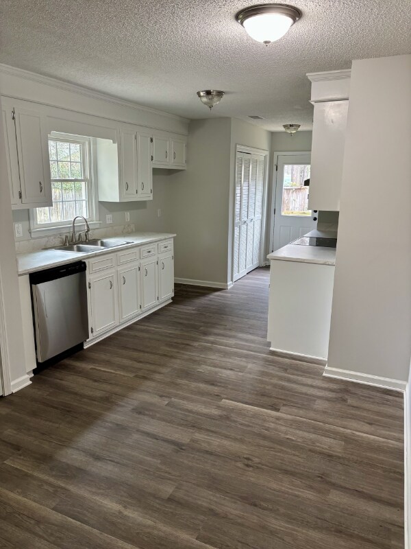 Building Photo - 532 Kenton Dr