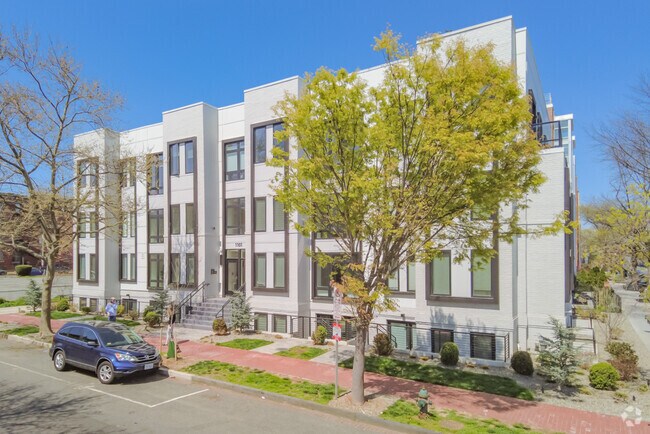 Foto del edificio - 1101-1109 Q St NW