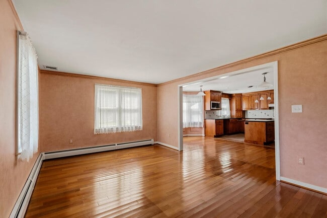 Building Photo - 1104 Alleghenyville Rd