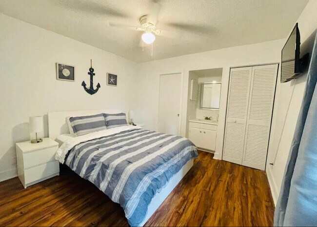 Building Photo - 615 Executive Golf Villas Rd