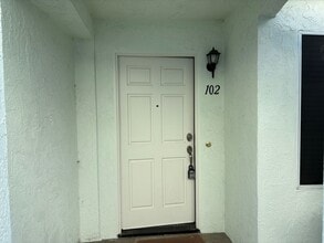 Building Photo - 4575 Contour Blvd