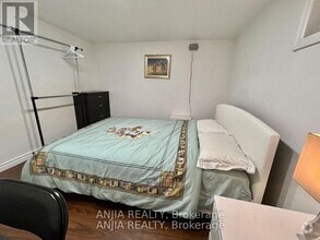 Building Photo - 298 Empress Ave