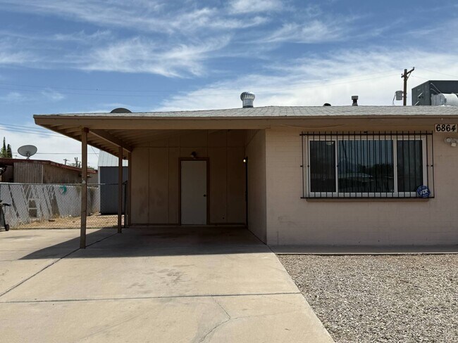 Building Photo - 6864 E Nelson Dr