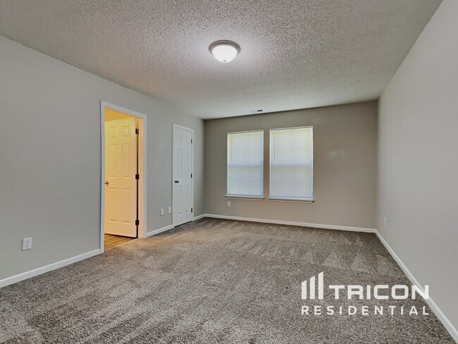 Building Photo - 4473 Redcliff N Ln