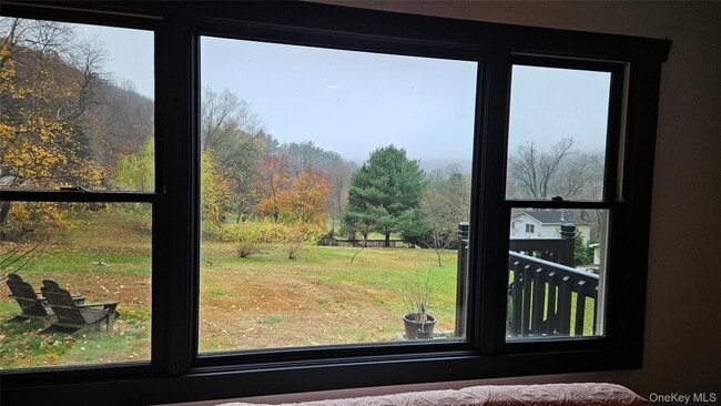 Building Photo - 40 Woodbury Rd