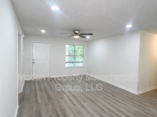 Building Photo - 7155 Pineneedle Dr SW