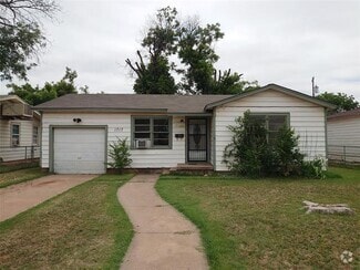 Building Photo - 1717 Fannin St