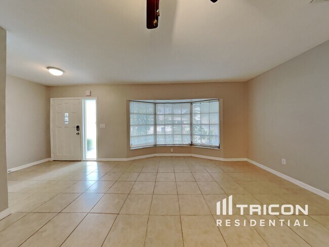 Building Photo - 2131 Greenbriar Boulevard Clearwater FL