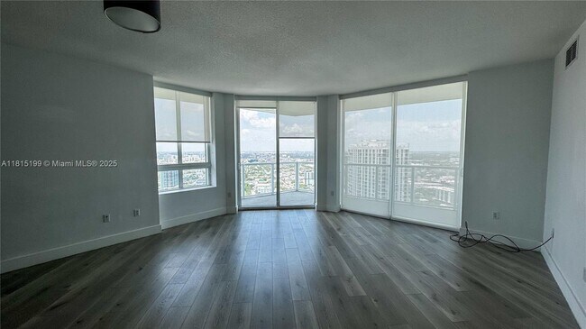 Foto del edificio - 1900 N Bayshore Dr