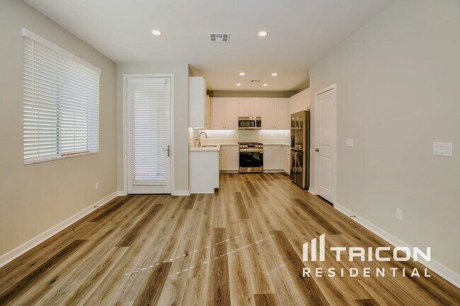 Building Photo - 31714 Luther Dr