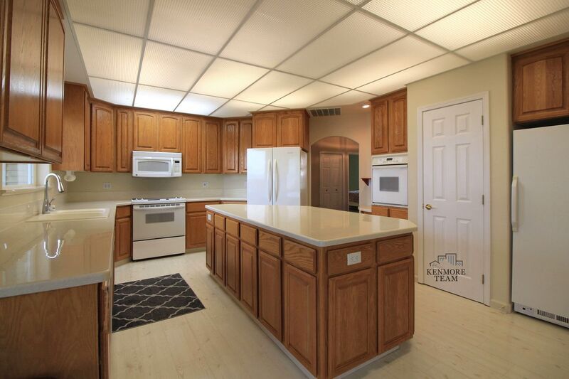 Primary Photo - 225804 E Donelson Rd