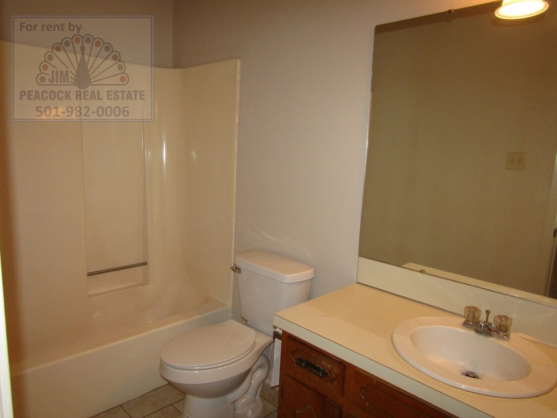 Building Photo - 1100 S James St