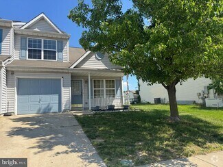 Building Photo - 739 Rothwell Dr