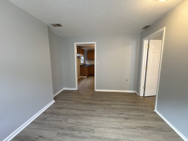 Building Photo - 1450 Fleming Ave