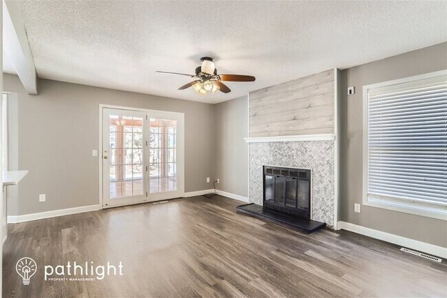 Foto del edificio - 1324 87th Ave N, Brooklyn Park, MN, 55444