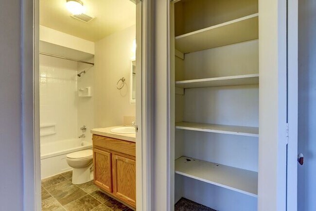Foto del edificio - 1 bedroom just minutes from Downtown PDX!!!