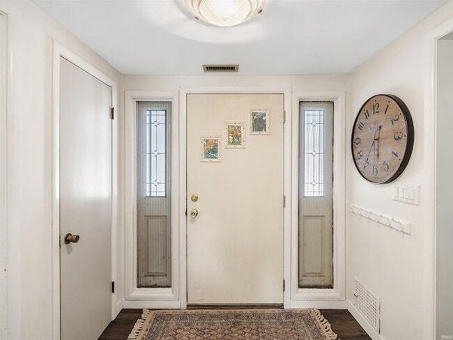 Building Photo - 2924 Santa Rosa Dr