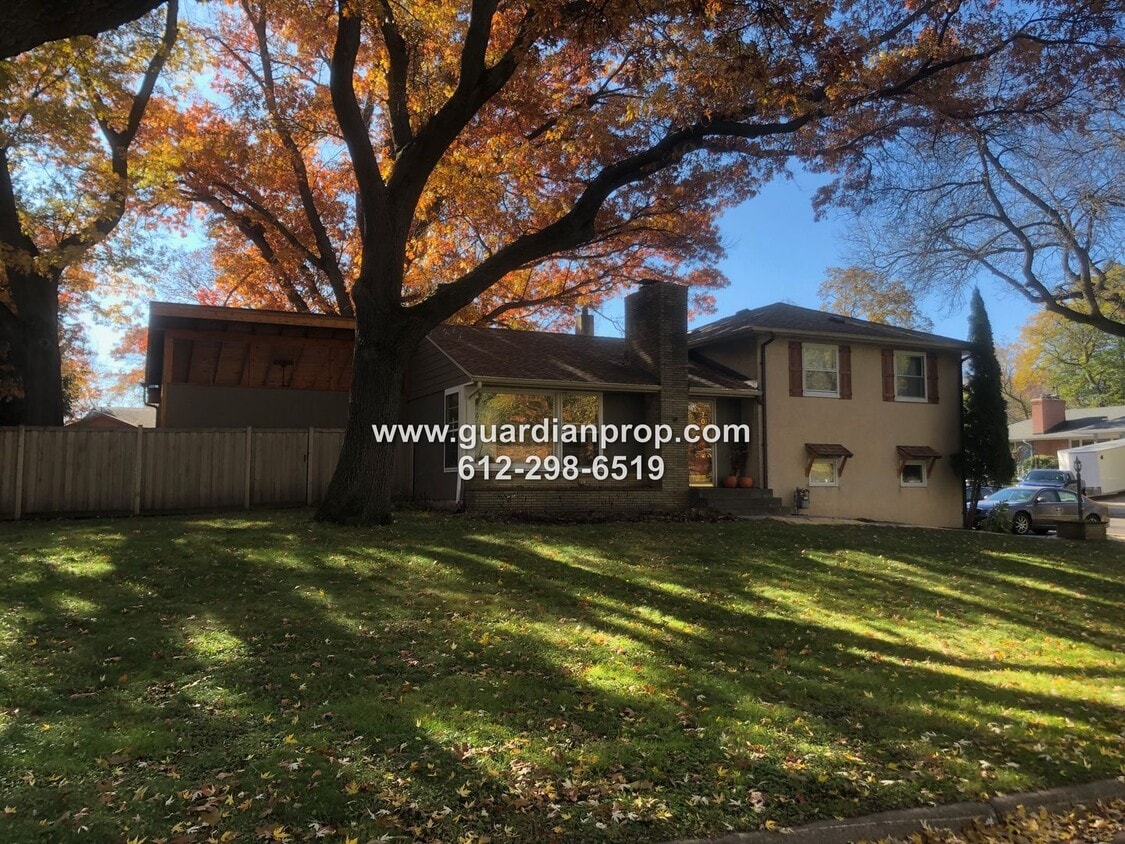 Primary Photo - Updated Roseville House on Large Corner Lo...