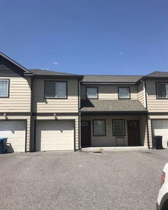 Building Photo - 3 bedroom 2 1/2 bath in Bozeman