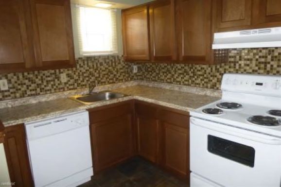 Building Photo - 161 Bale Dr