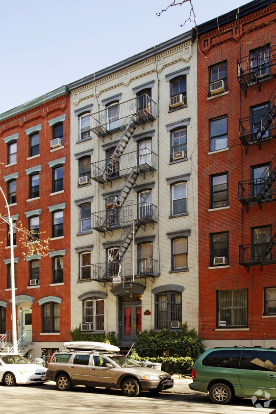 Primary Photo - 529 E 6th St