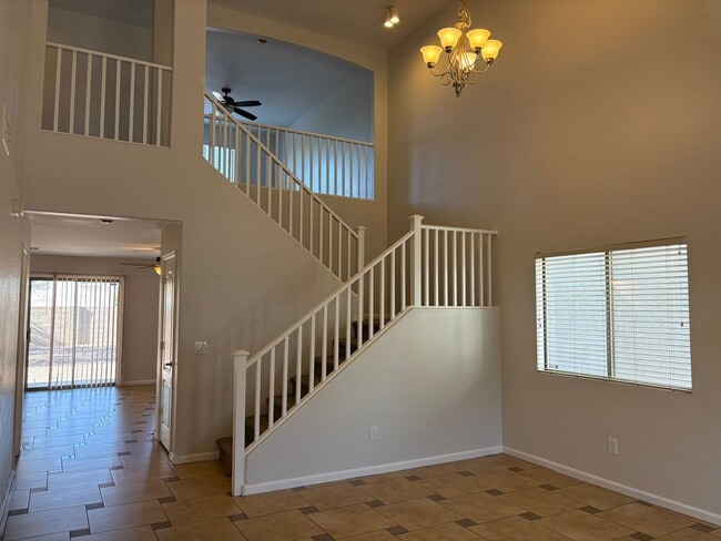 Building Photo - Beautiful 3 Bedroom Home in Camelback Ranch