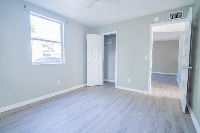 Building Photo - 1547 Morgan St