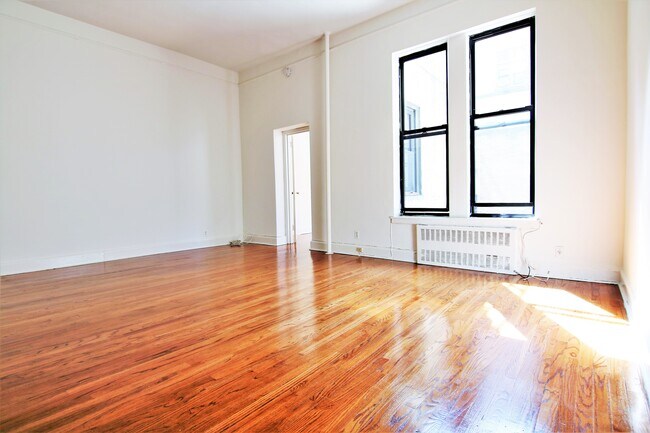 Building Photo - 138 W 92nd St