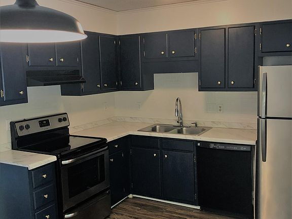 Primary Photo - "Charming 2-Bed Sanctuary with Granite Acc...