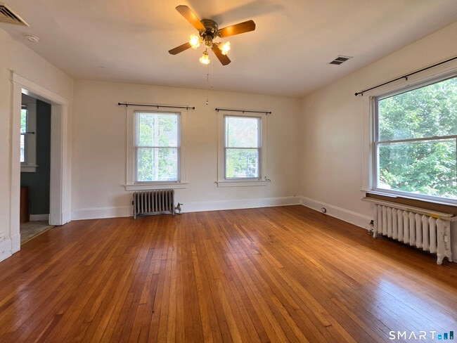 Building Photo - 805 Edgewood Ave