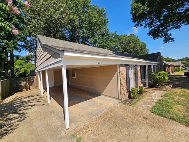 Building Photo - 3373 S Mendenhall Rd