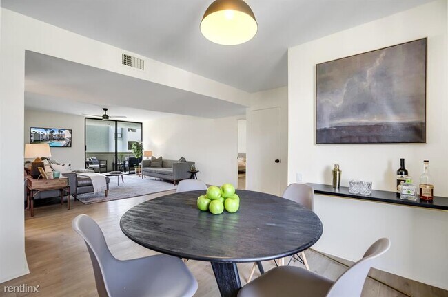 Building Photo - 2 br, 2 bath House - 251 E La Verne Way Un...