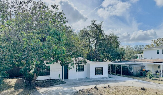 Foto del edificio - 2928 W Elrod Ave