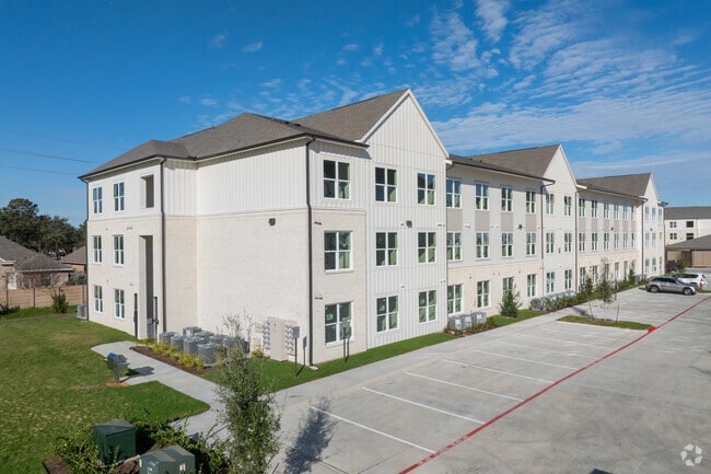 Exterior Photo - Hanover Lakemont