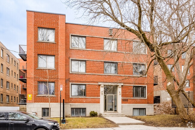 Building Photo - 5005 Av Macdonald