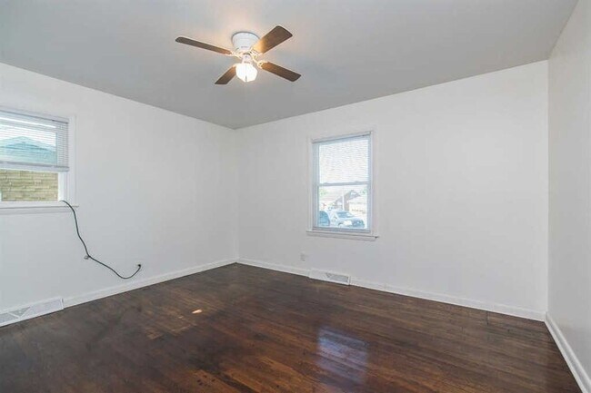 Foto del edificio - Spacious 4-Bed, 2-Bath Home for Comfortabl...